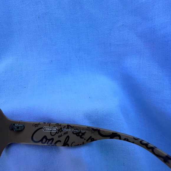 Coach Black Oversized Square Sunglasses Fashion Forward Design - Picture 4 of 4